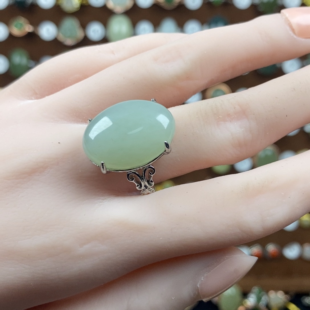 和田玉（青白玉）戒指合金