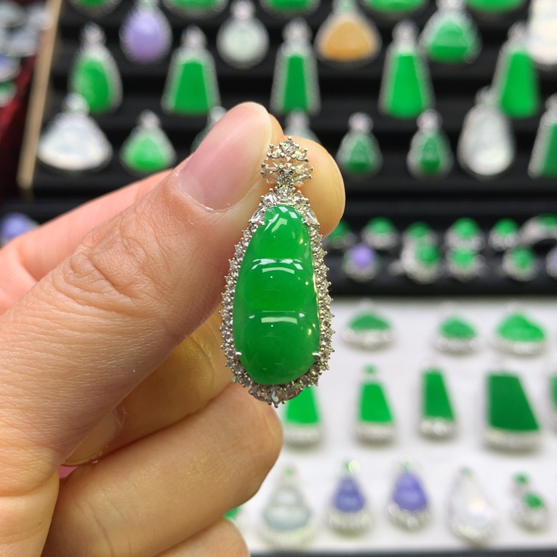 翡翠吊坠(不含链)18K金镶嵌