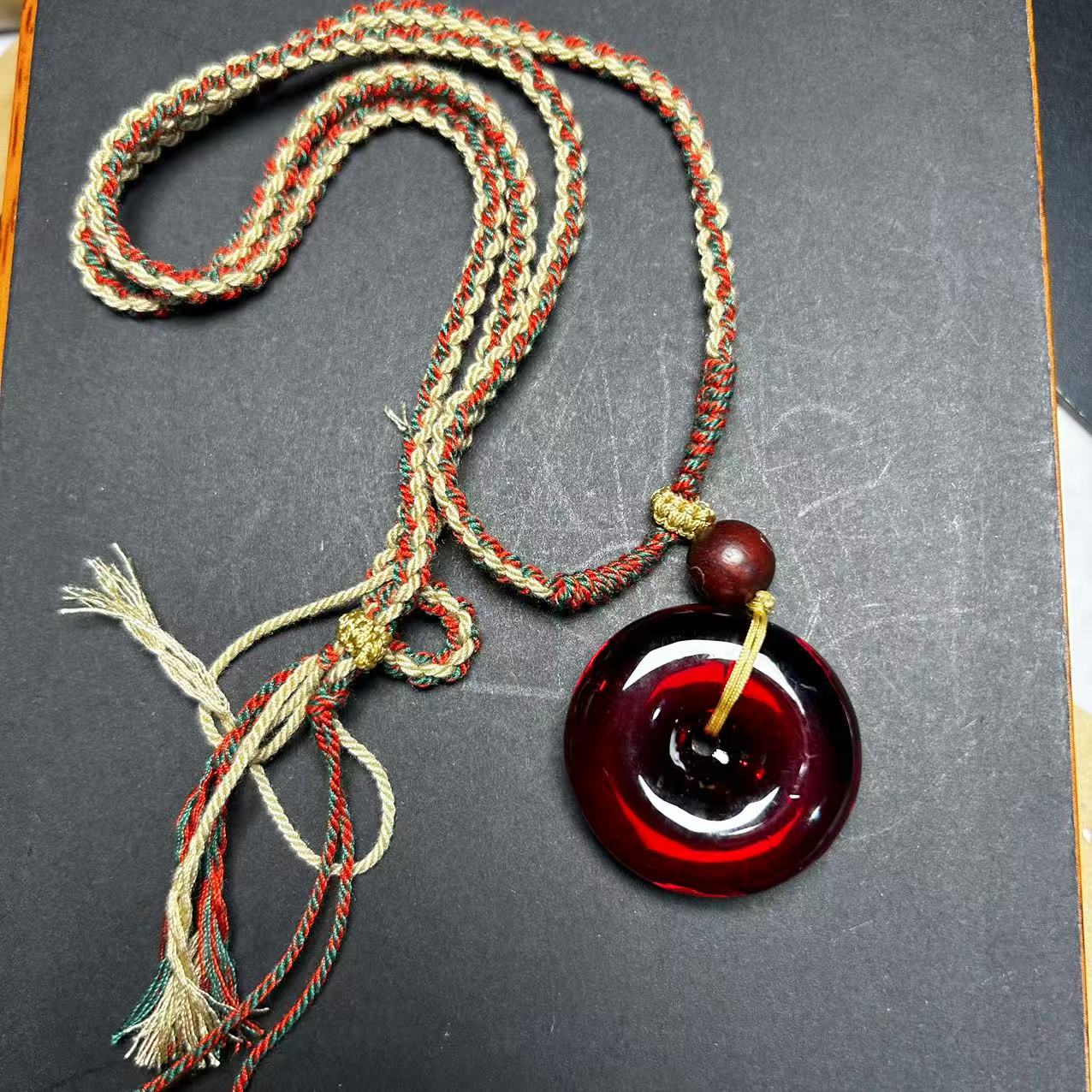 E148血泊平安扣吊坠049