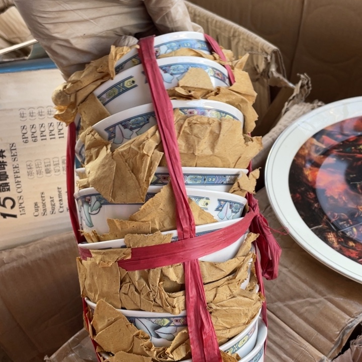 摆件陶瓷盘子碗砂锅都有