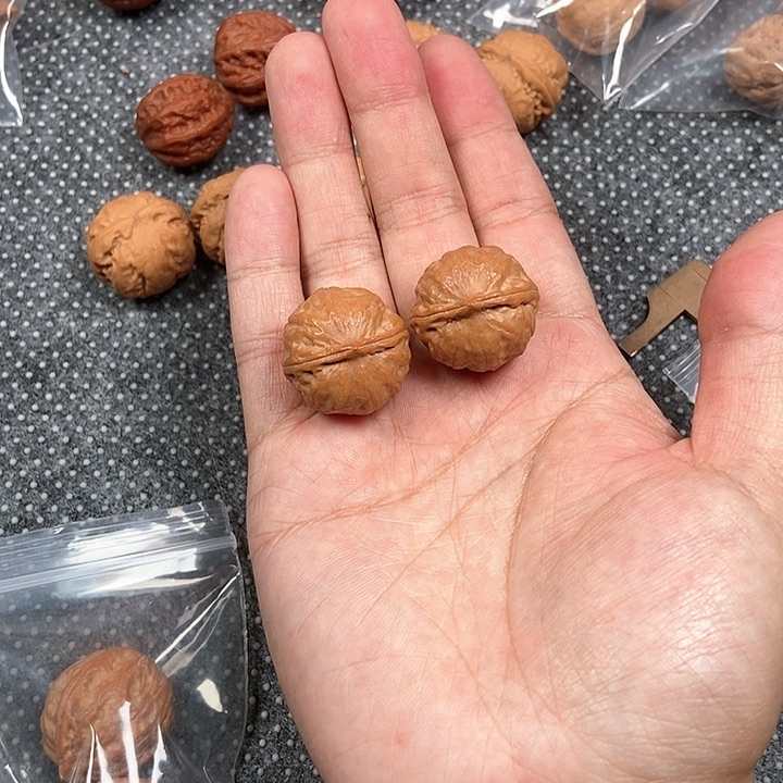 文玩核桃吊坠打底小胖墩