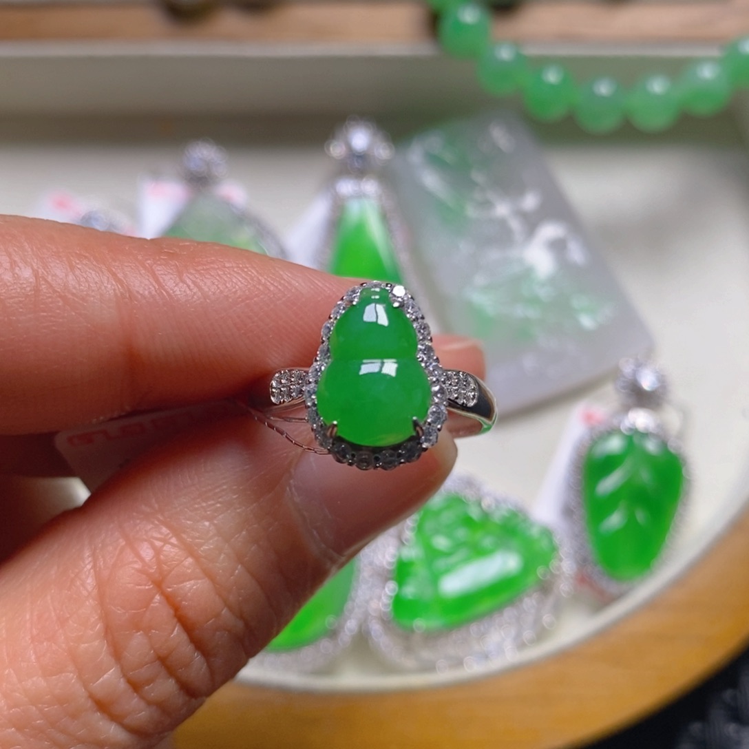 翡翠颈饰银S925镶嵌葫芦女戒