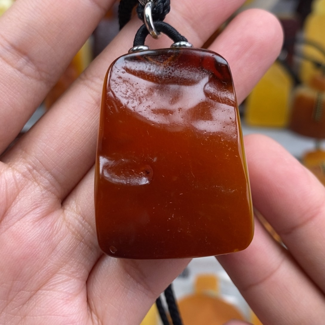 琥珀吊坠(赠链)未镶嵌
