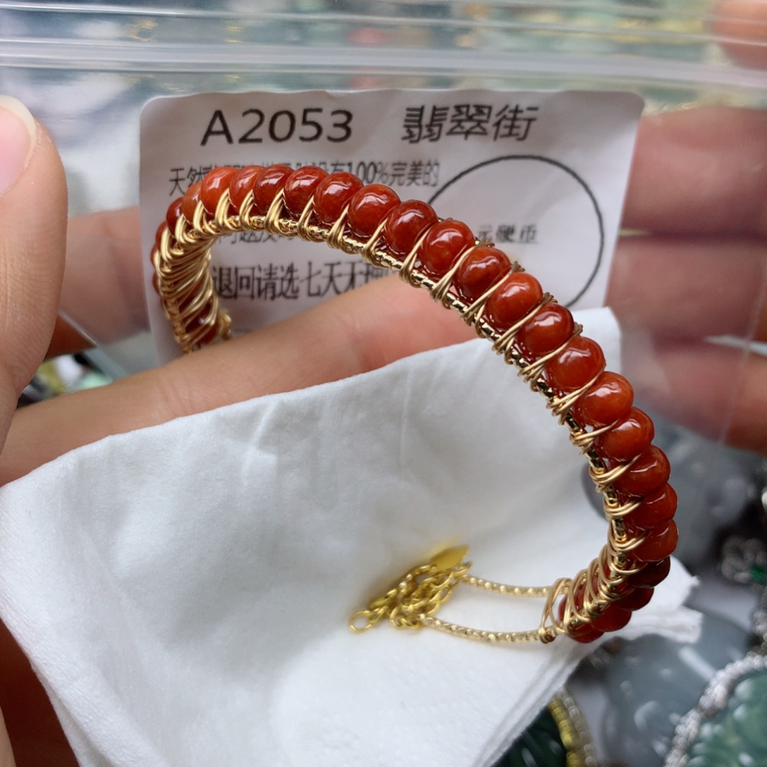 翡翠颈饰未镶嵌手串