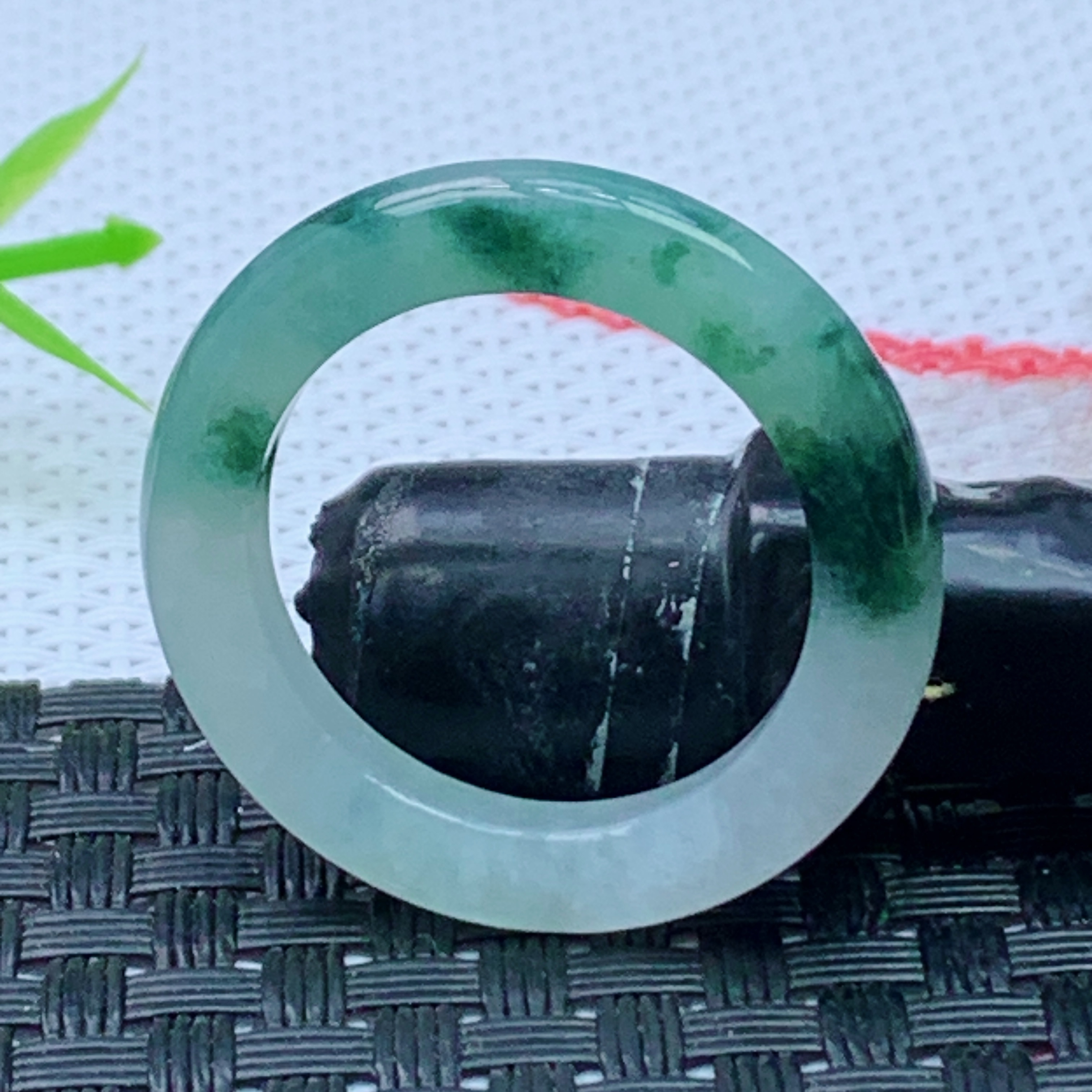 缅甸天然A货翡翠  飘花细条素面玉戒圈戒指 内径21mm 编号1722