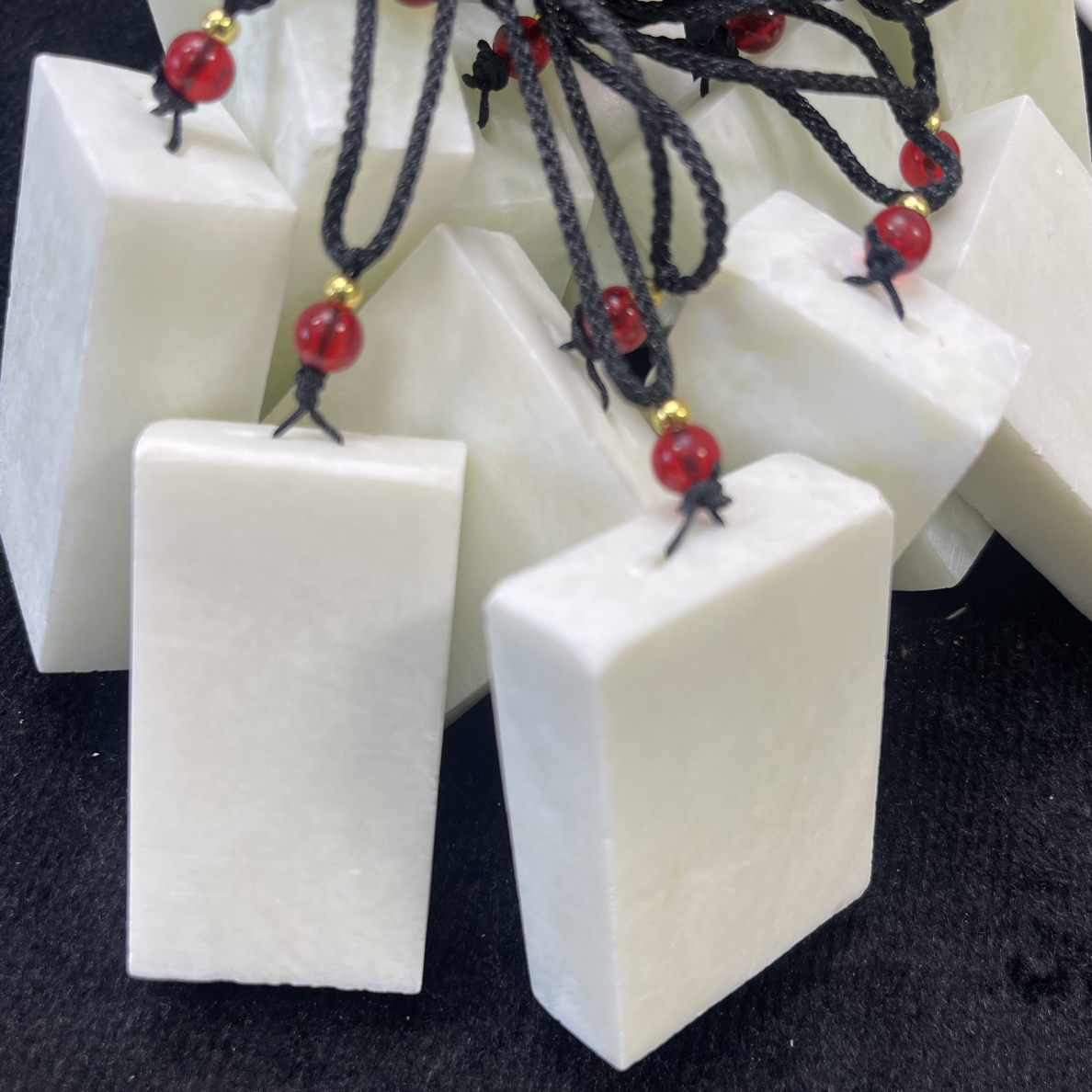 天然玉石无事牌多颜色多样性发其中一个