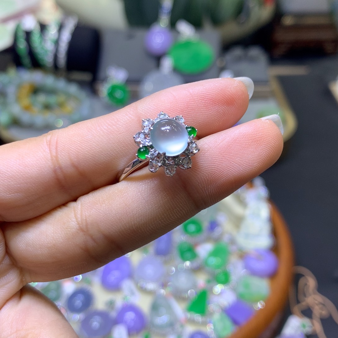 翡翠18K金镶嵌颈饰翡翠吊坠项链