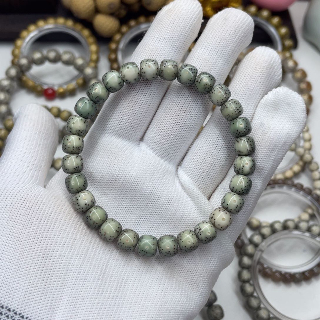 星月菩提手串8mm绿包白
