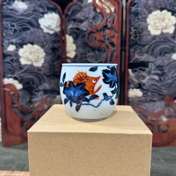 景德镇小卿亭仿明 明式青花矾红杜鹃鳜鱼主人杯