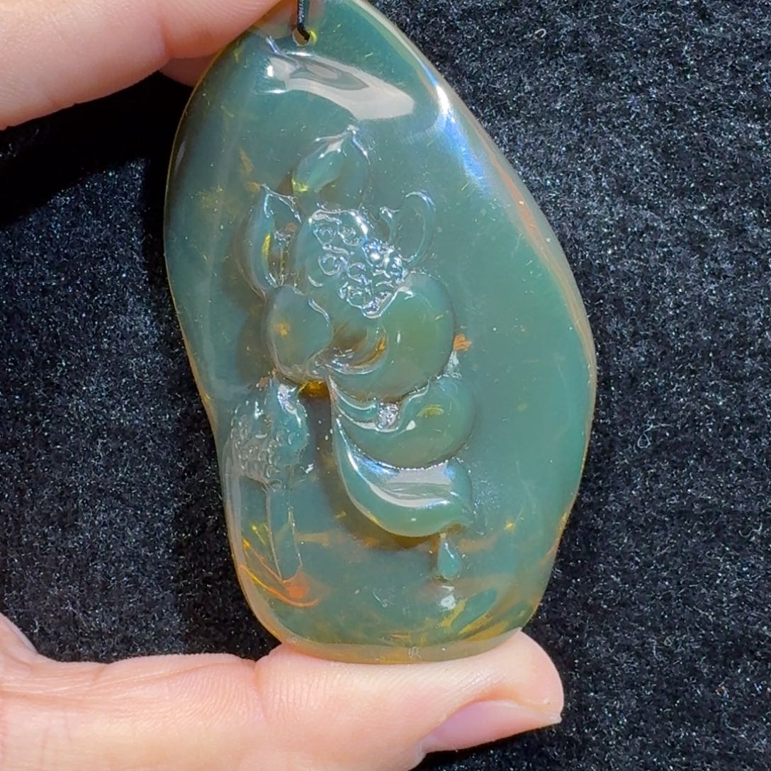 琥珀珠宝奇石未镶嵌紫绿茶莲花