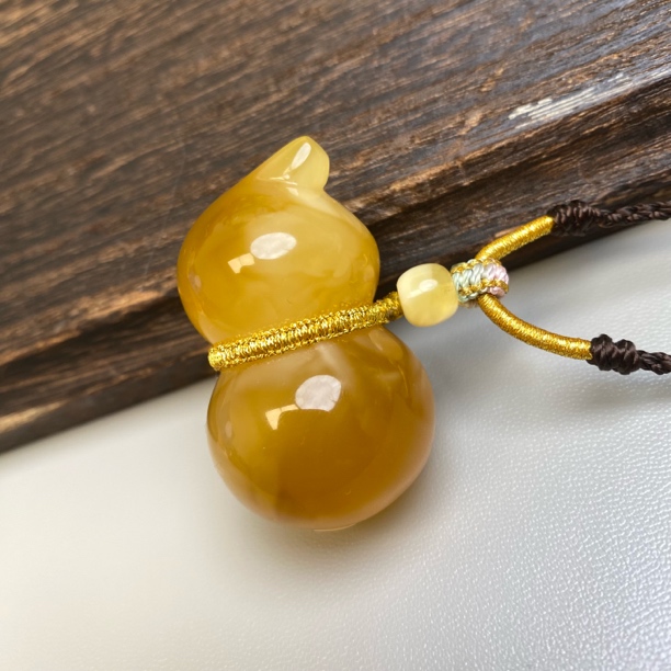 16克43.6×26.7mm俄蜜糖溶洞妖花蜜蜡葫芦无事牌水滴公主扣毛衣链