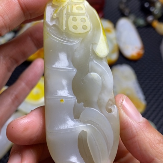 和田玉颈饰未镶嵌