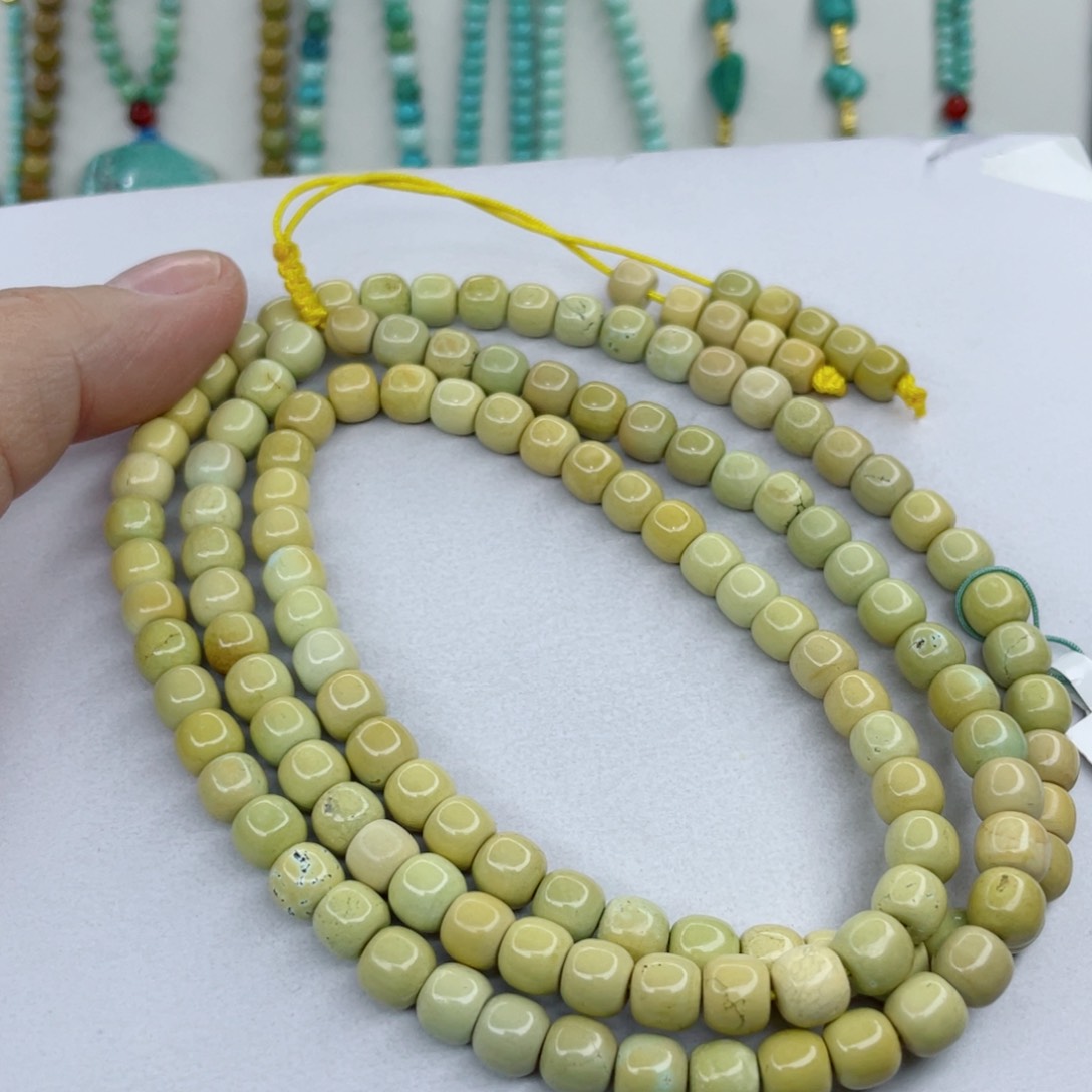 绿松石颈饰未镶嵌