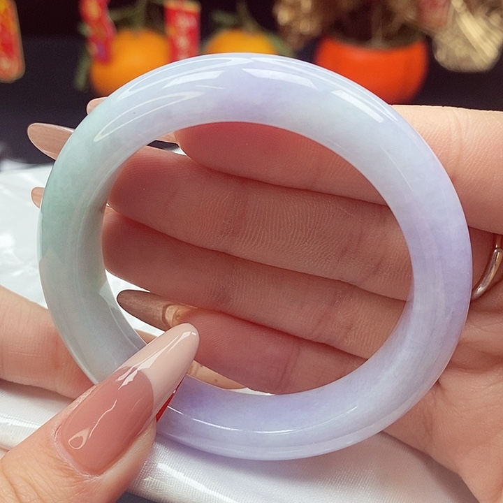 翡翠手镯未镶嵌52圈