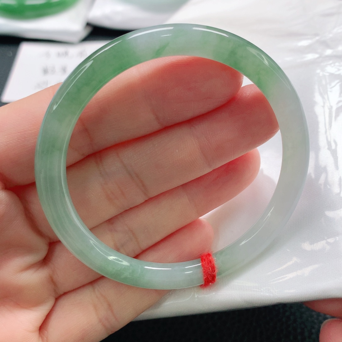 未镶嵌手镯翡翠54叮当