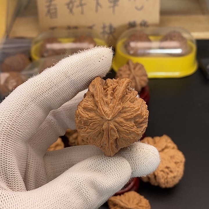 八***¥吊坠文玩核桃瑕疵不退不换