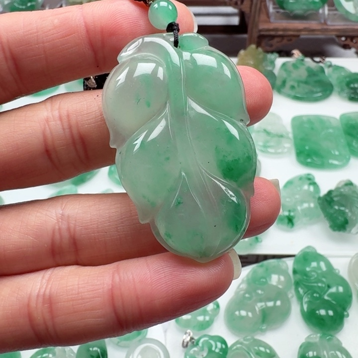 石英质玉颈饰未镶嵌