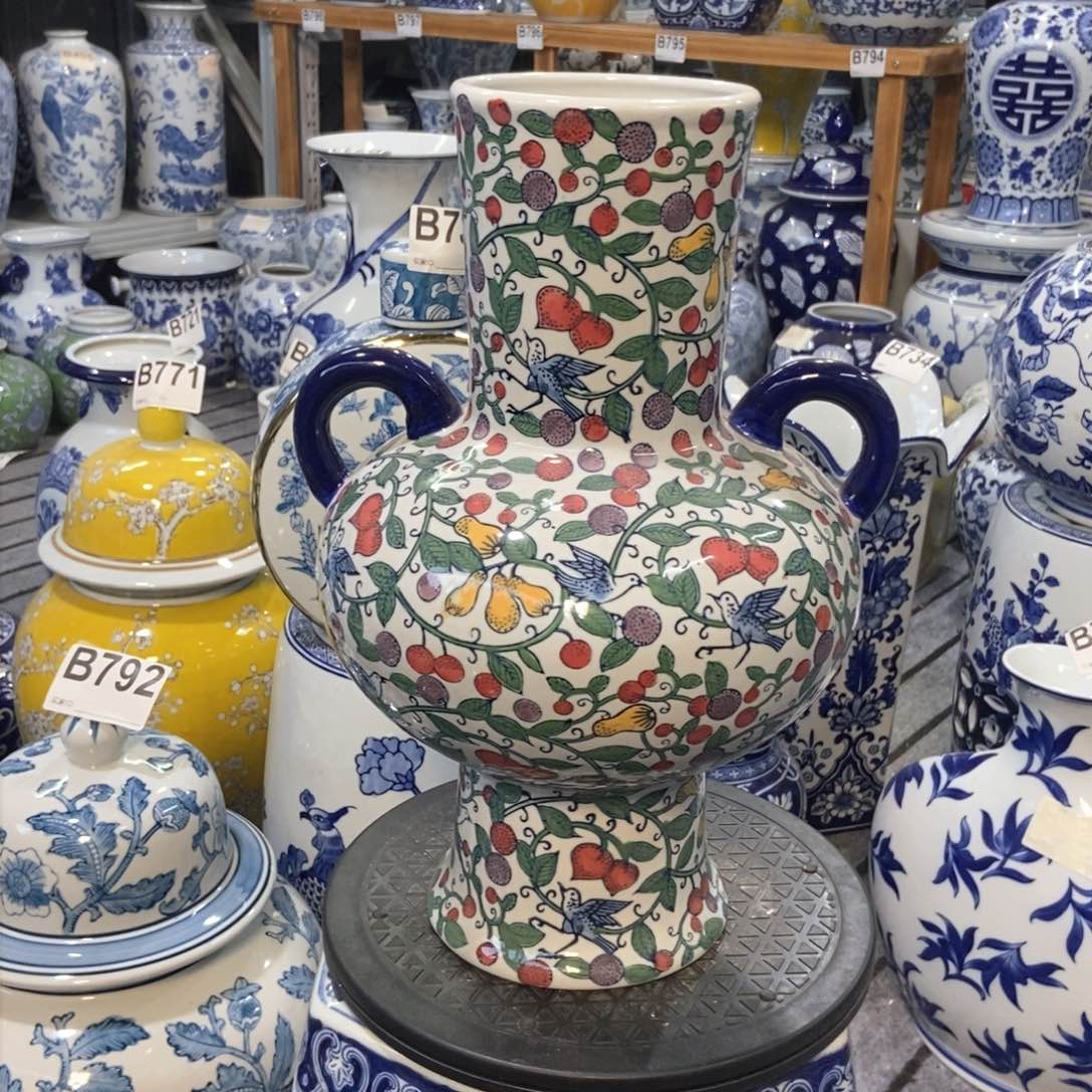 摆件花瓶手绘釉下彩