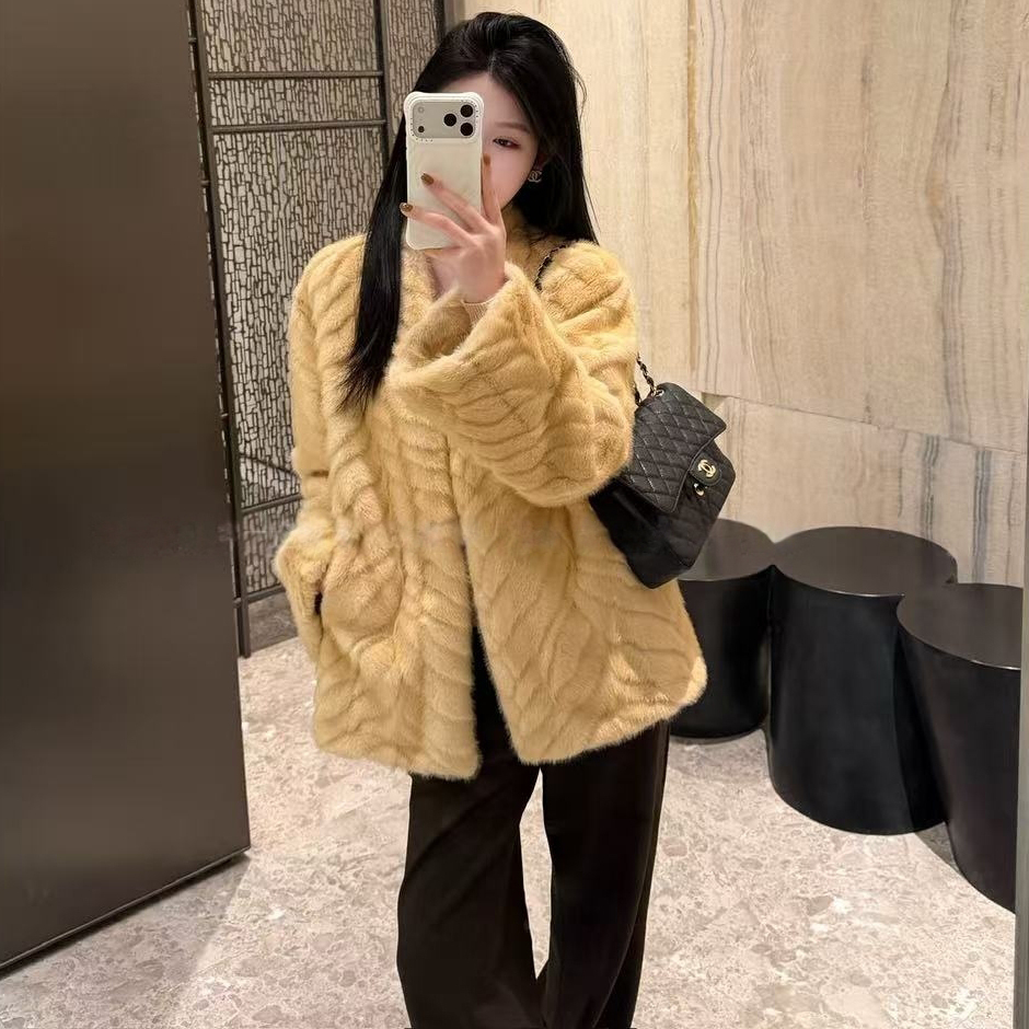 高级感2025年秋冬新款仿水貂毛皮草毛毛外套女加厚皮毛一体上衣