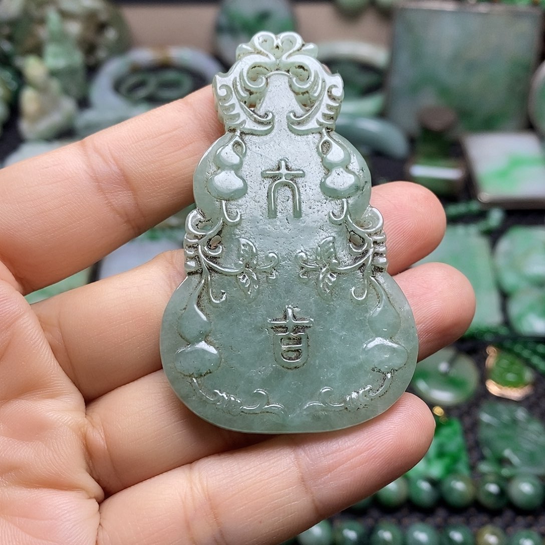 翡翠挂件未镶嵌沐**生缅甸天然翡翠葫芦牌