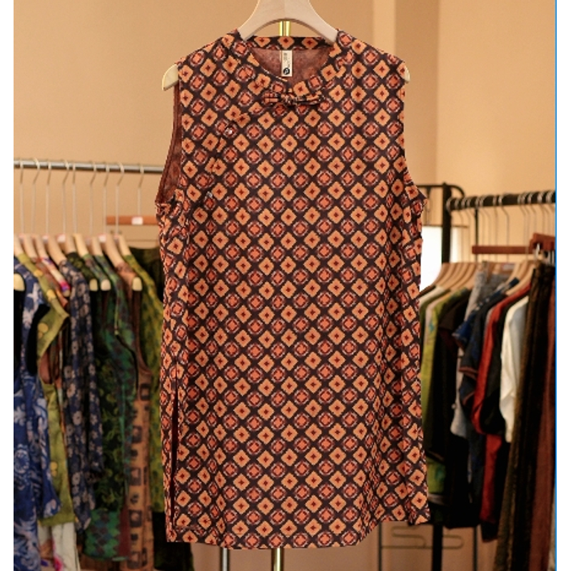 『奥黛』复古橘色几何图薄马甲上衣中长裙今年盘扣背心无袖百搭1802