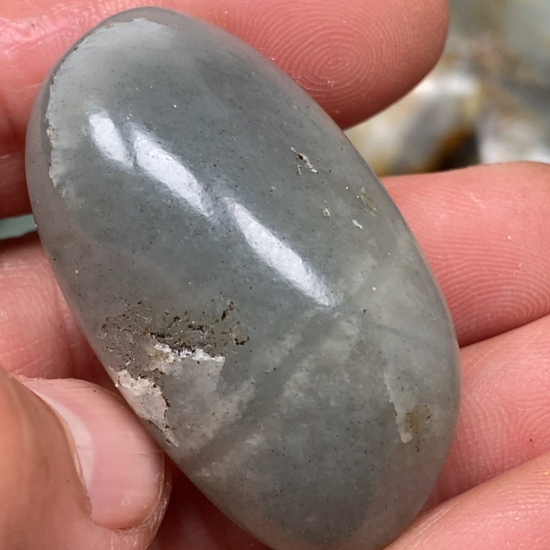 和田玉挂件足铂镶嵌