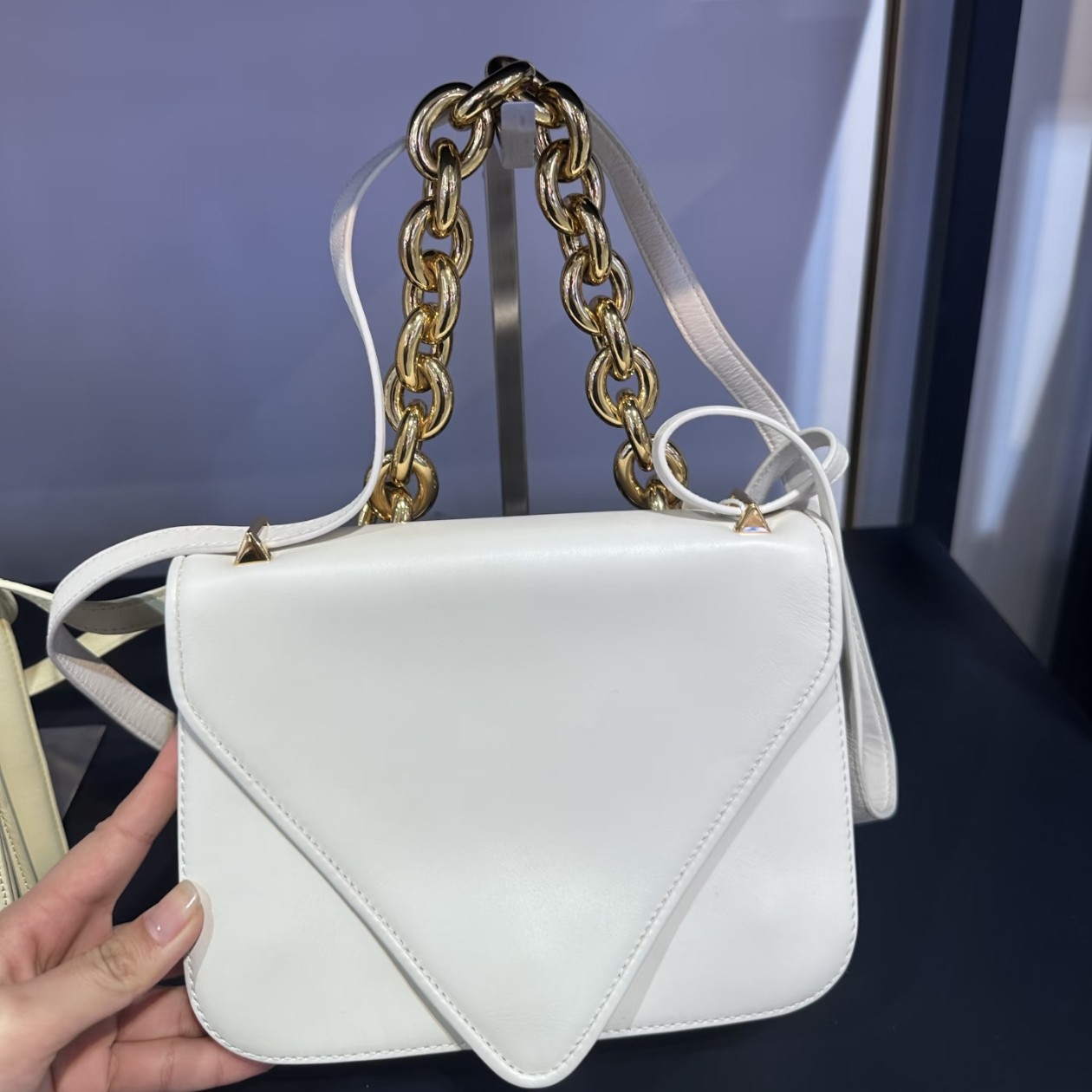 95新 BOTTEGA VENETA/葆蝶家  BV白金金链斜挎包 25100153-01