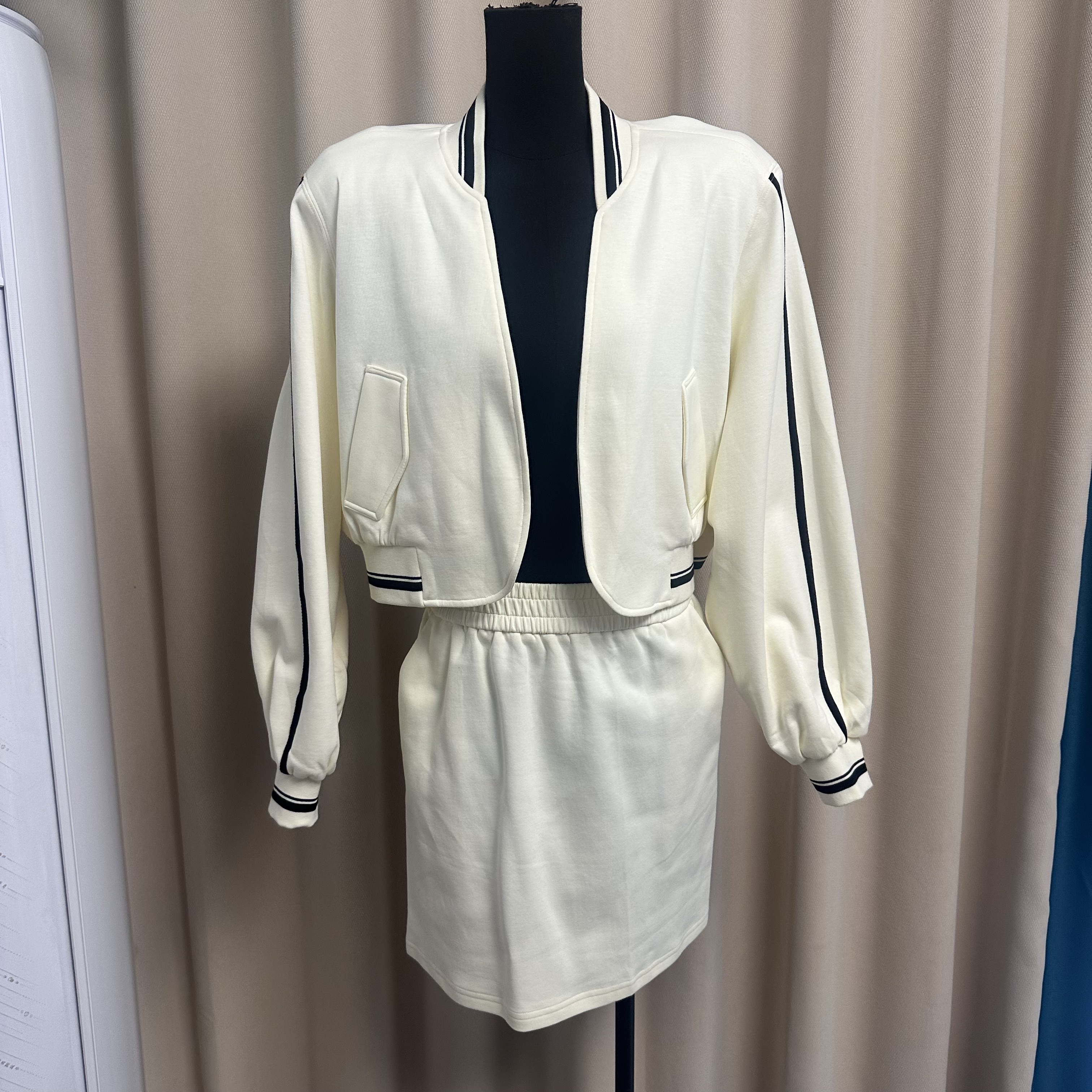 秋冬休闲款时尚套装运动短款