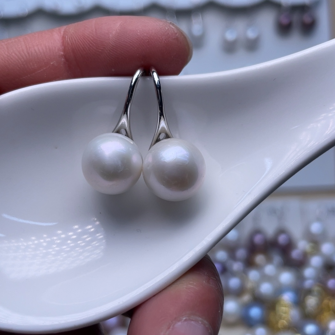 淡水珍珠耳饰未镶嵌