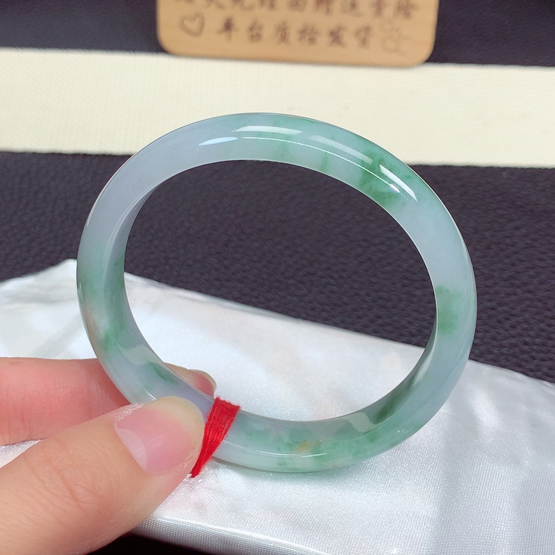 翡翠手镯未镶嵌524