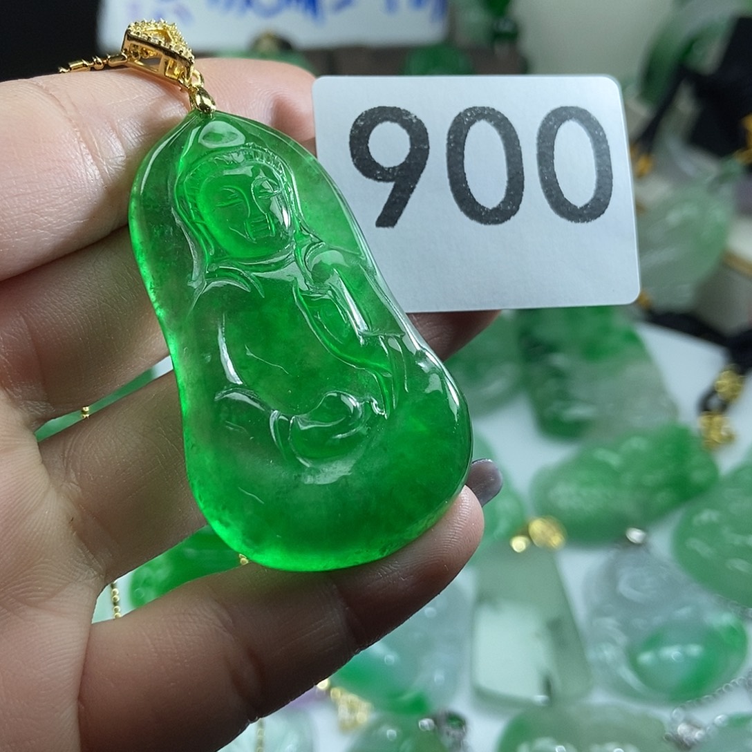 翡翠未镶嵌吊坠(赠链)