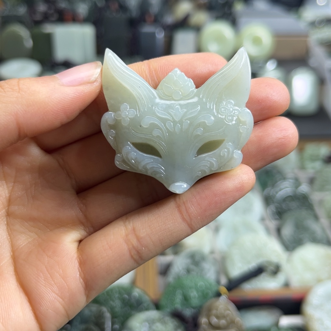 零***度和田玉未镶嵌颈饰