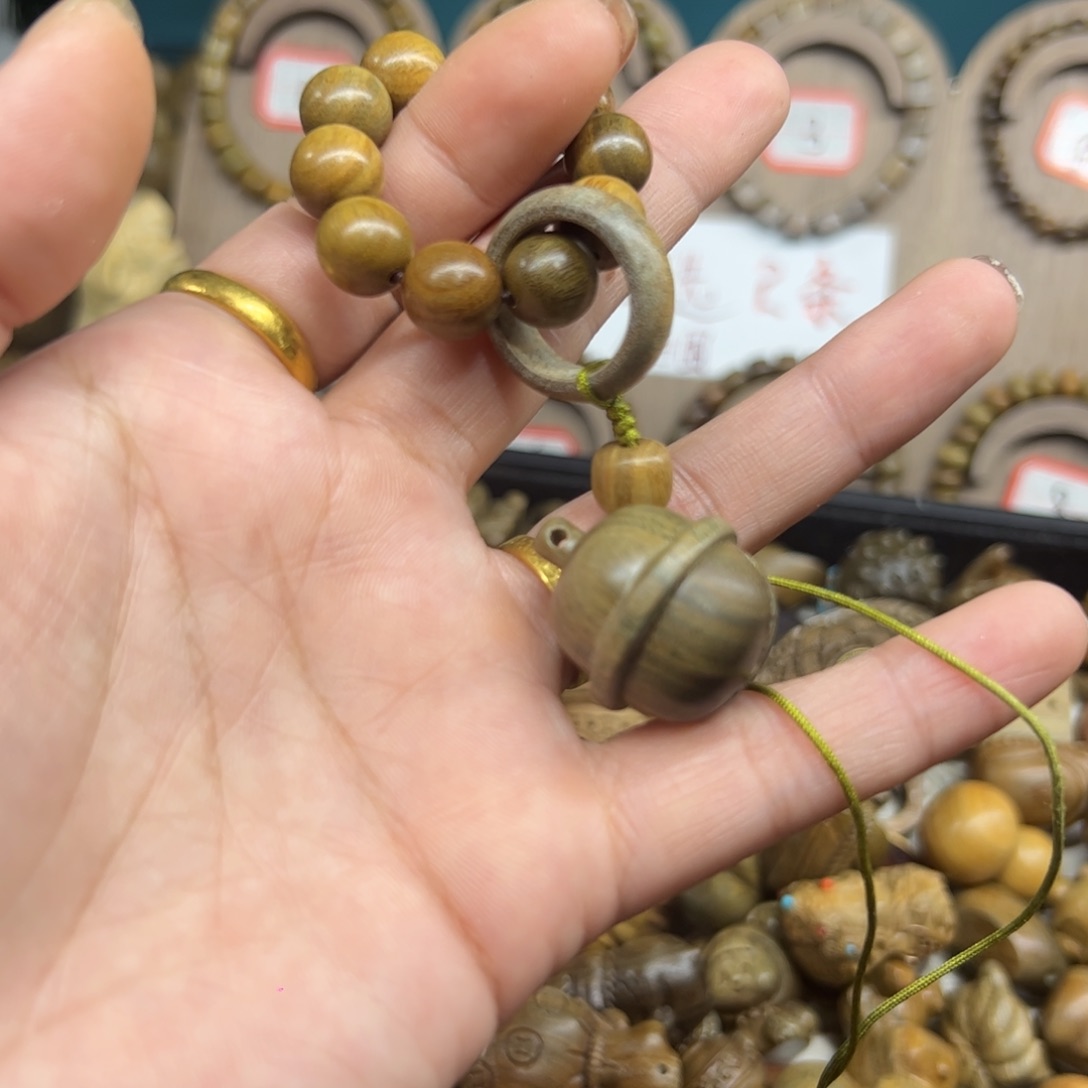 维腊木（绿檀）无事牌
