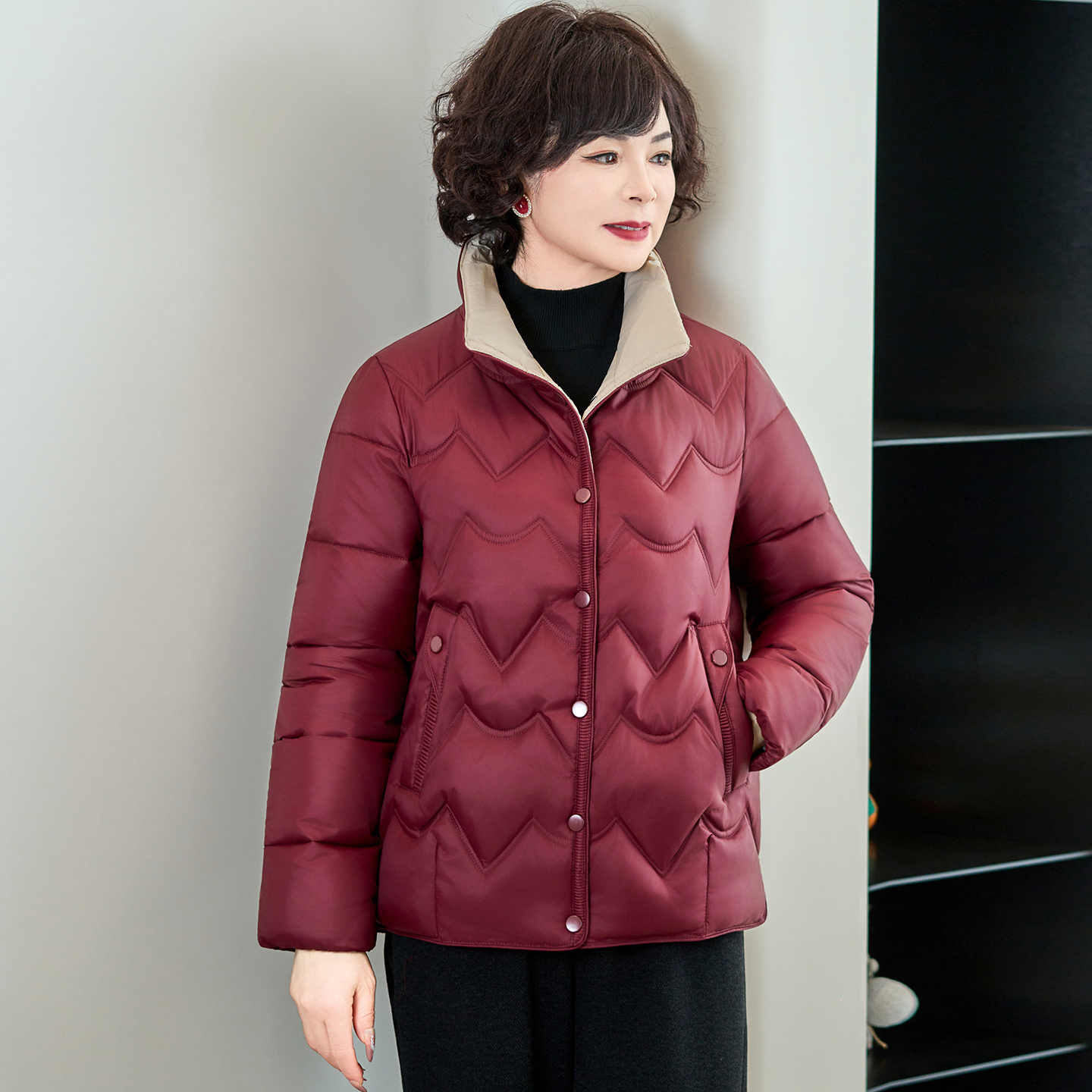 妈妈秋装棉服2025中年新款外套洋气中老年女春秋季大码上衣薄棉衣