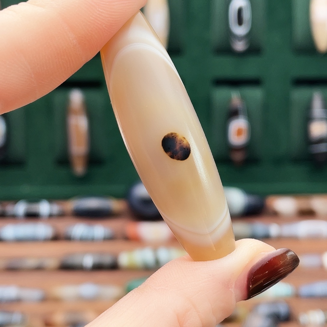 侯***财玛瑙/玉髓合金珠宝半成品