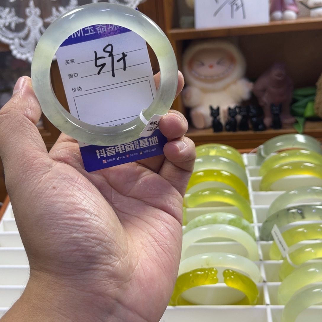 蛇纹石玉未镶嵌手镯144