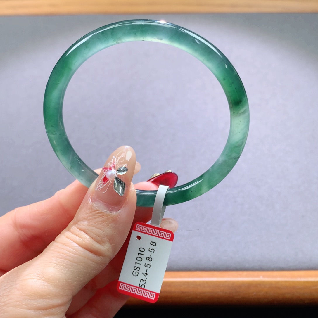 翡翠手镯未镶嵌天然翡翠手镯叮当镯