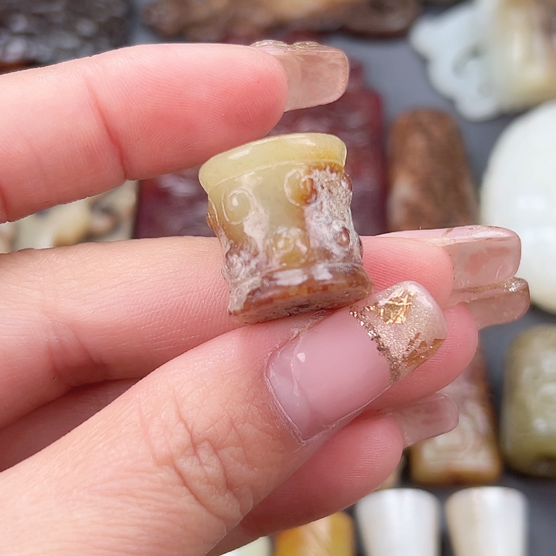 和田玉（糖玉）颈饰未镶嵌