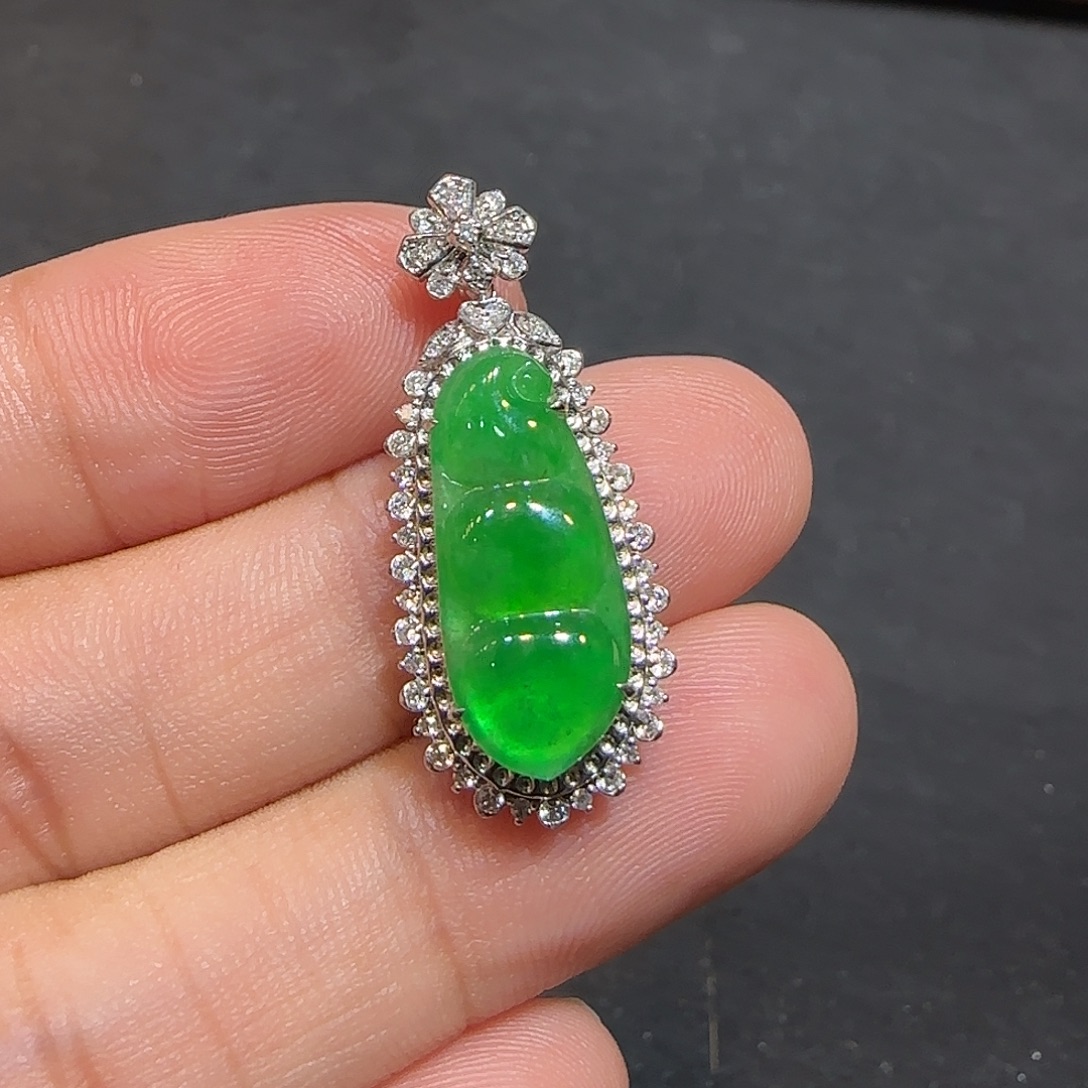 翡翠18K金镶嵌吊坠(不含链)福豆