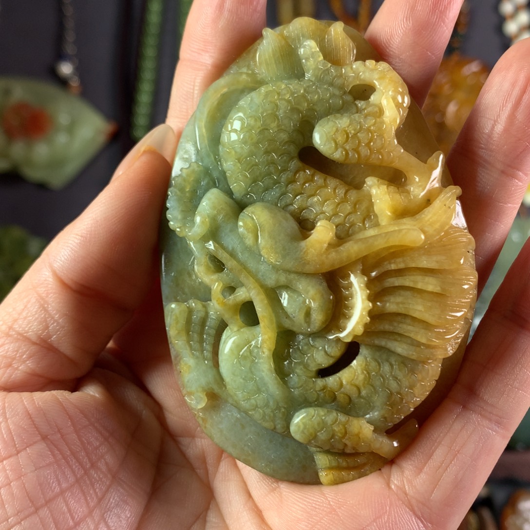 岫玉未镶嵌吊坠(赠链)