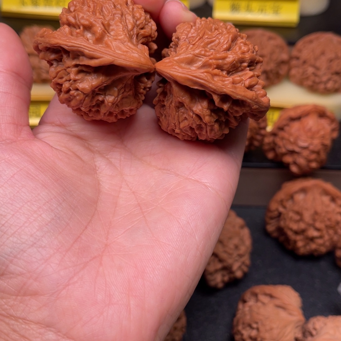 因***伦文玩核桃吊坠座山雕