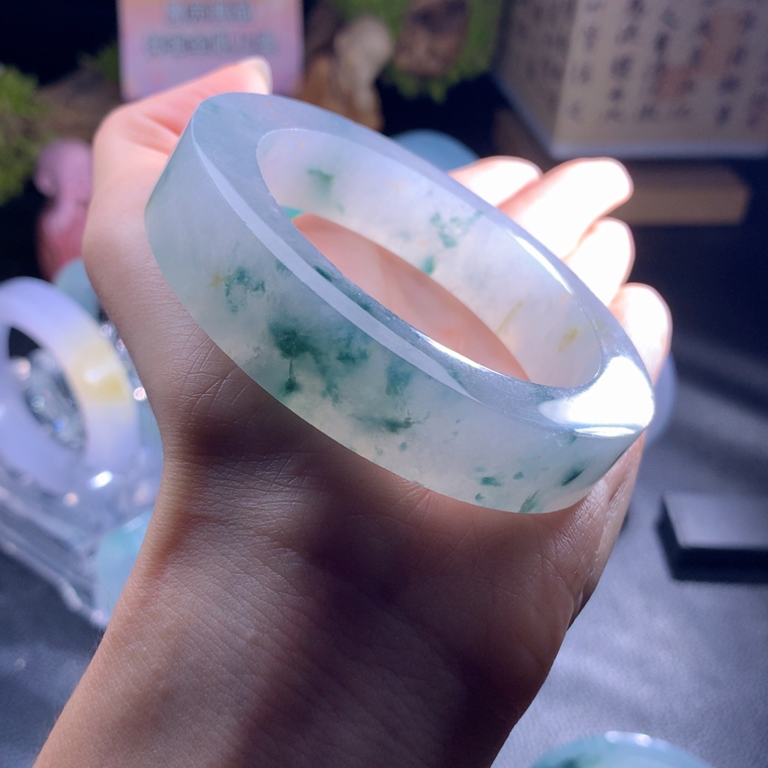 未镶嵌手镯定制翡翠