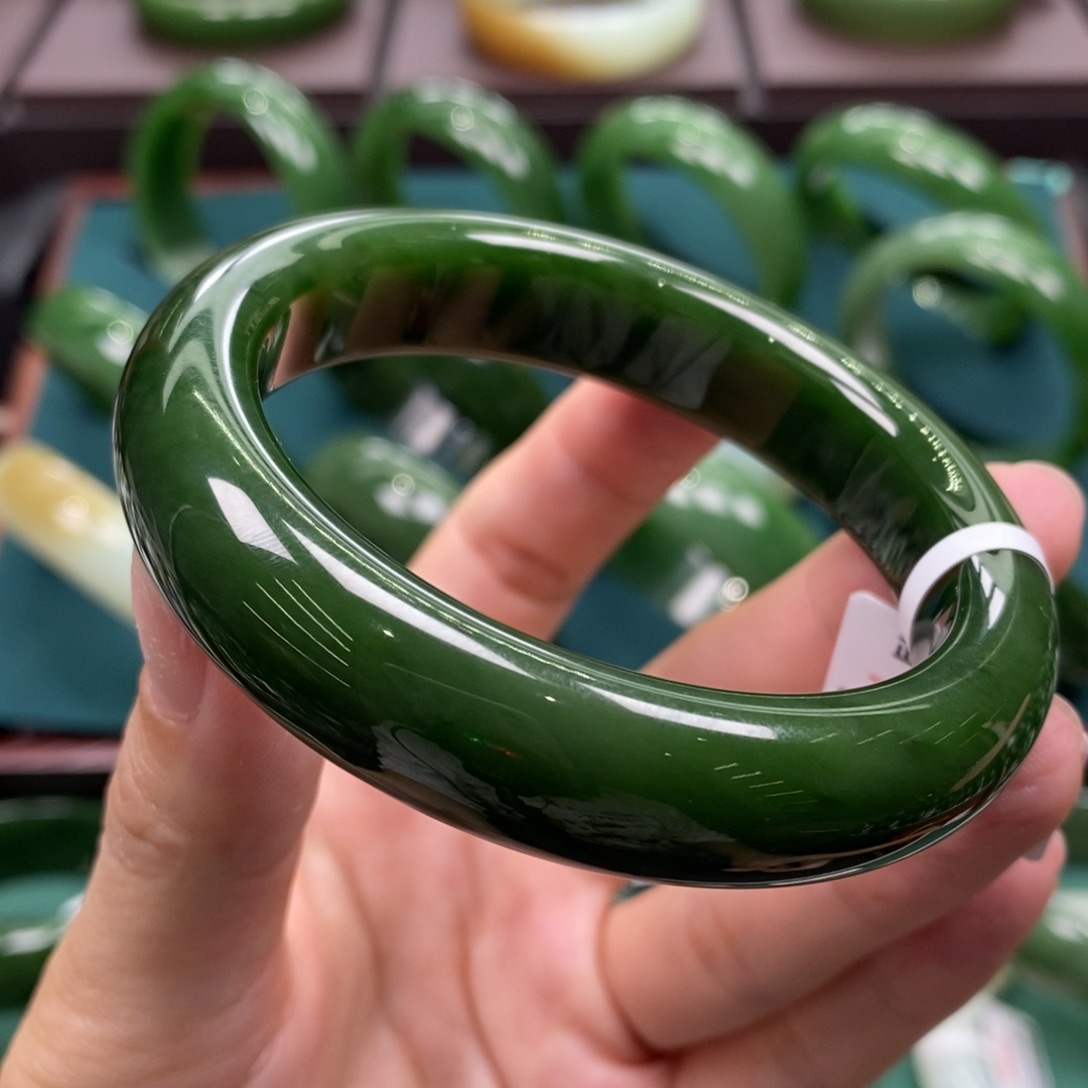 和田玉（碧玉）未镶嵌手镯（圆镯）5758
