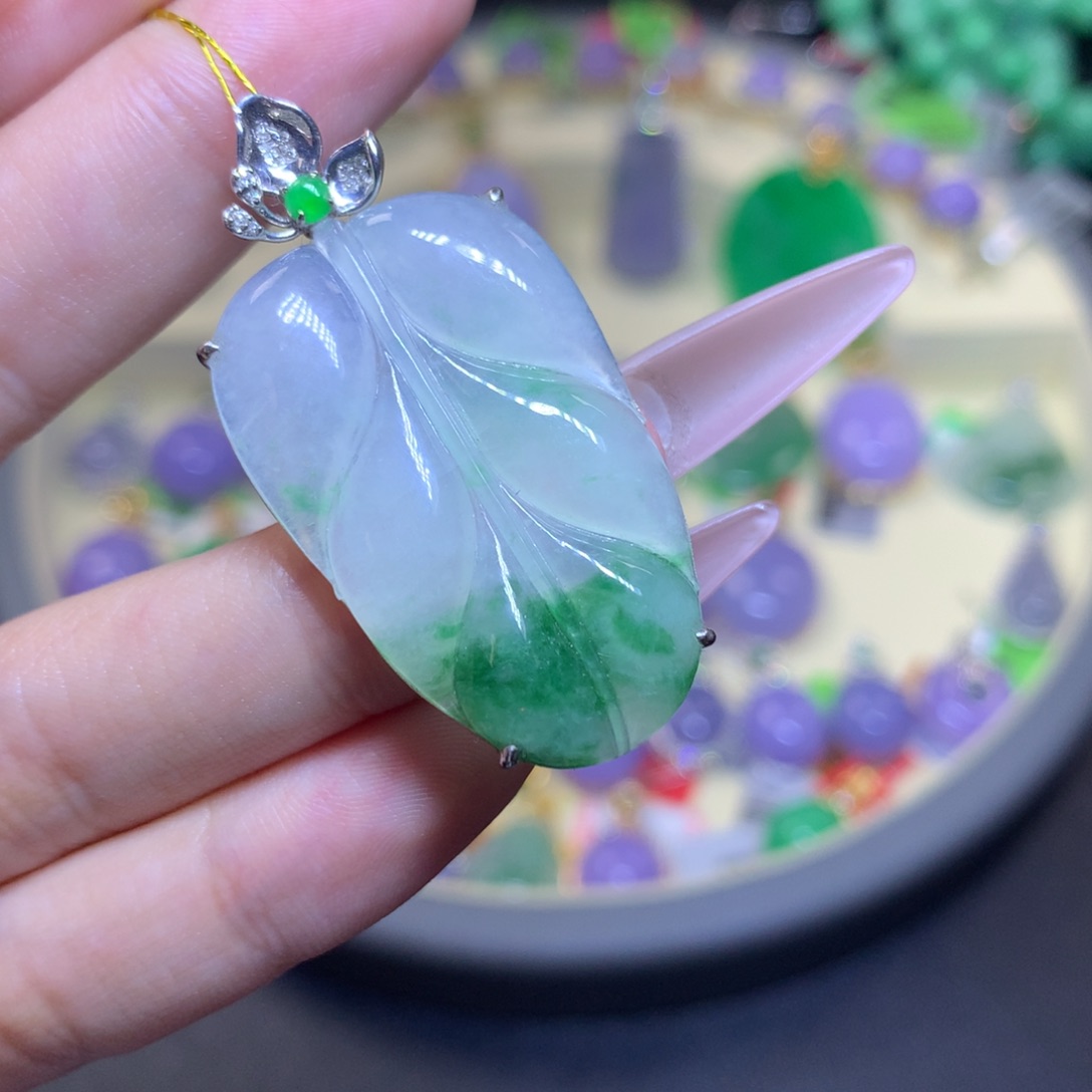 翡翠18K金镶嵌颈饰