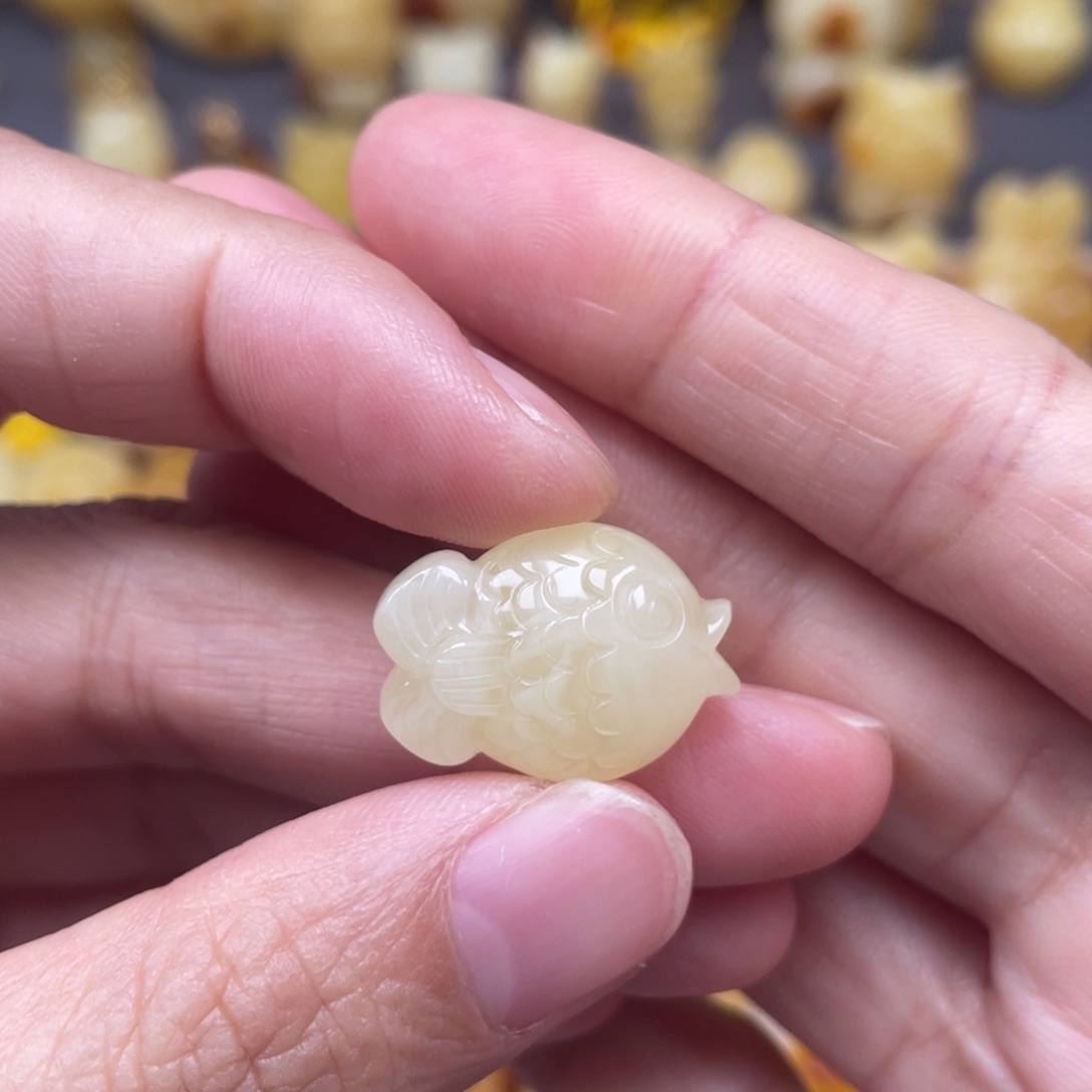 未镶嵌琥珀裸石蜜蜡