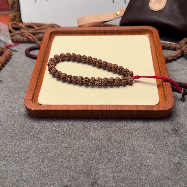 周***️金刚菩提吊坠平头梅花