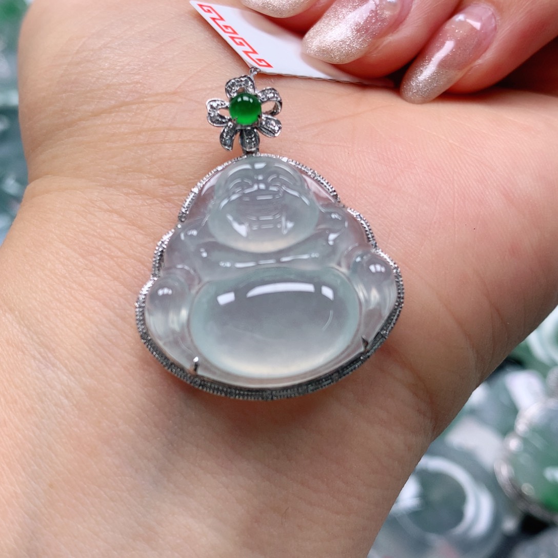 翡翠颈饰18K金镶嵌天然翡翠