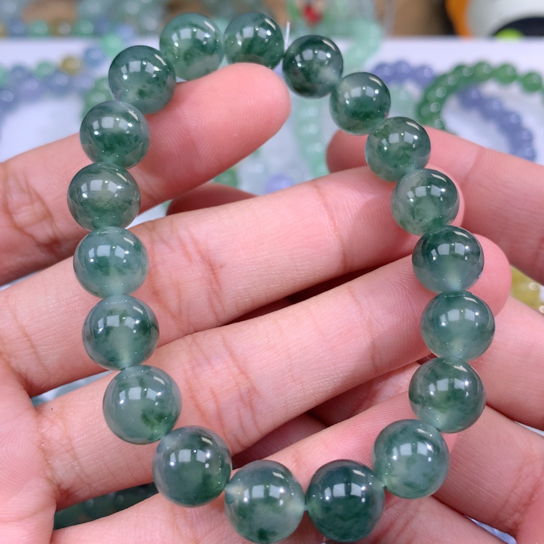 翡翠手链未镶嵌翡翠