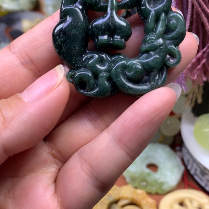 蛇纹石玉合金颈饰