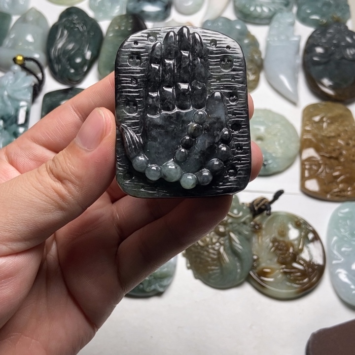 翡翠未镶嵌颈饰佛手38